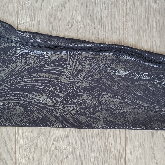 Lululemon foil leggings - Picture 2 of 3